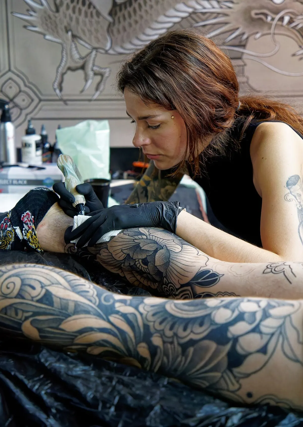 Mara Vidal, tatoueur spécialisé en blackwork et ornemental au studio Noir d'Encre à Agen